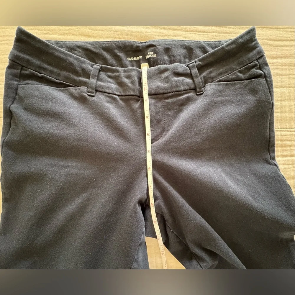 Old Navy Black Pixie Ankle Pants - Picture 3 of 5